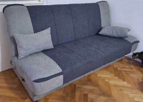 Тросед со елегантен дизајн и висока удобност-Алмак